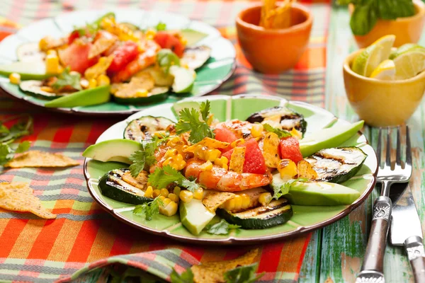 Salada de camarão grelhada mexicana — Fotografia de Stock