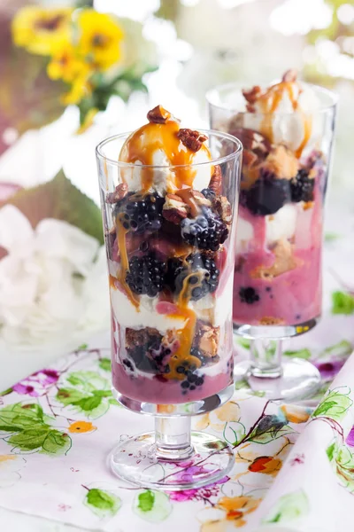 BlackBerry parfait — Zdjęcie stockowe