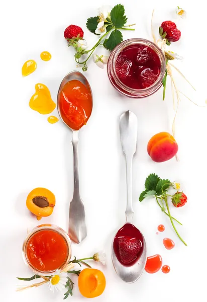 Abrikoos en strawberry jam — Stockfoto