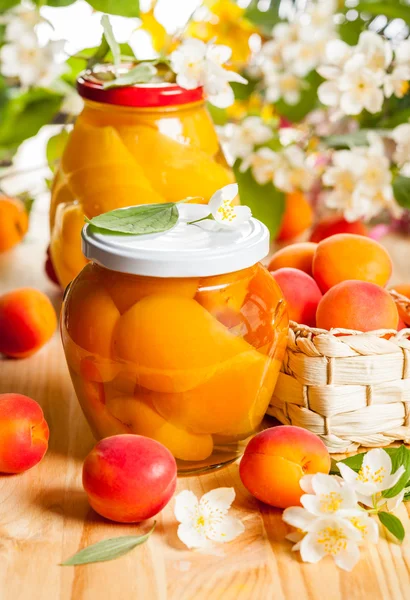 Apricot and peach preserves — Stock Photo, Image