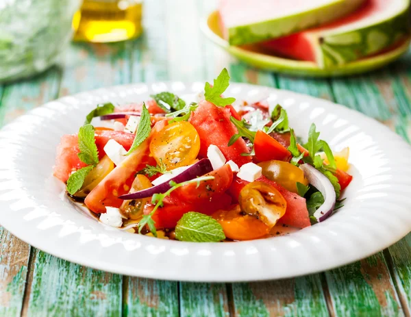 Salada de tomate e melancia com Feta — Fotografia de Stock