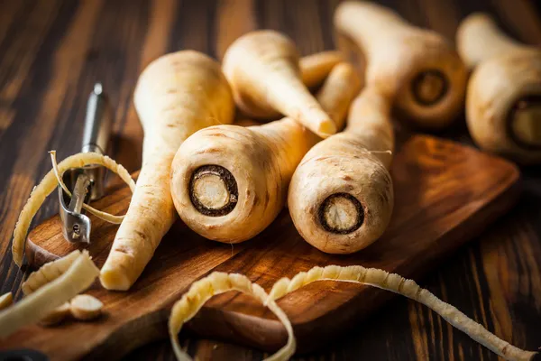 Frische Pastinaken — Stockfoto