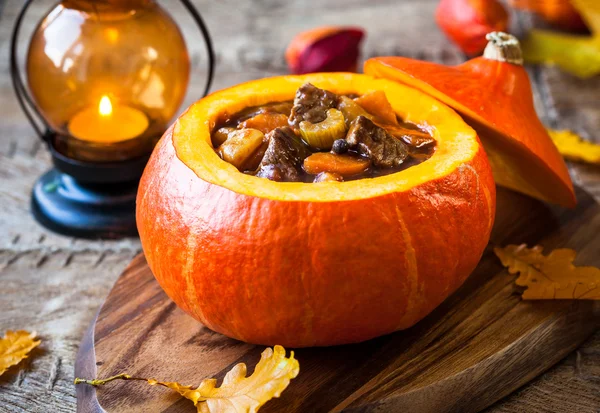 Estofado de ternera en calabaza — Foto de Stock