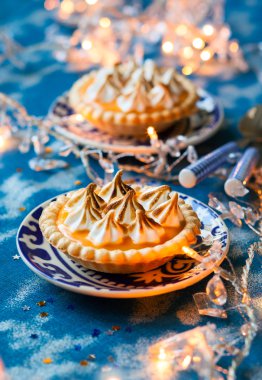 Mini turuncu lor tartlets