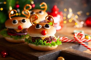Noel partisi fikir: çocuklar Noel burger Ren geyiği Sloppy Joe