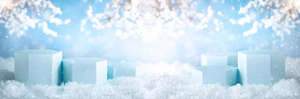 Winterliche Komposition Mit Hellblauen Podesten Zur Produktpräsentation Vor Verschneitem Hintergrund — Stockfoto
