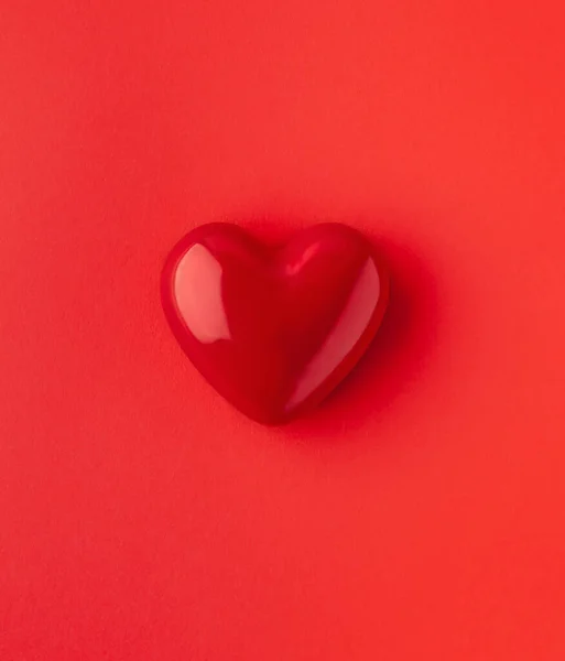 Saint Valentin Concept Romantique Mariage Coeur Rouge Sur Fond Rouge — Photo