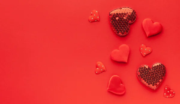 Sevgililer Günü Düğün Romantik Konsepti Kırmızı Arkaplanda Kırmızı Kalpler Üst — Stok fotoğraf