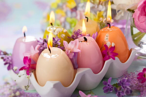 Decoración Pascua Con Flores Velas —  Fotos de Stock