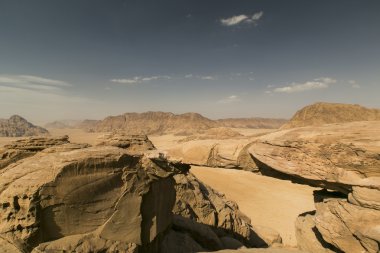 büyük taş köprü wadi rum çölünde, jordan
