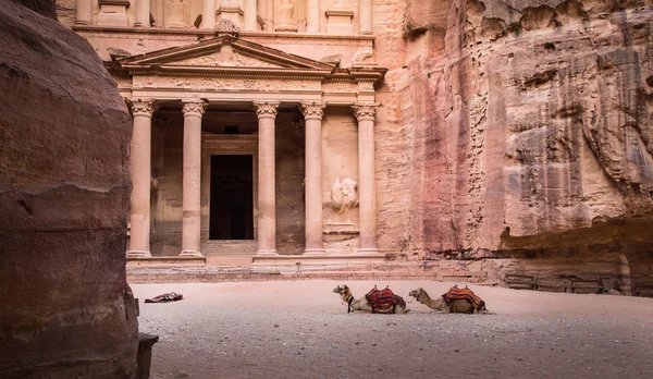 Entrada en la Antigua Ciudad de Petra — Foto de Stock