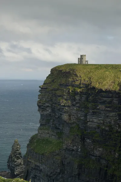 在垂直位置，爱尔兰的莫赫悬崖 — 图库照片