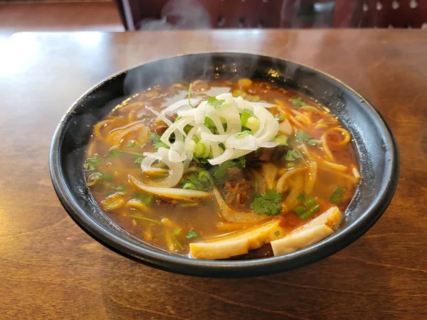 Vietnamese soep pho met noedels en groenten — Stockfoto