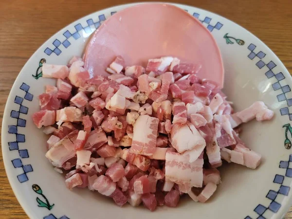 Mangkuk daging makan siang dan potongan daging babi — Stok Foto