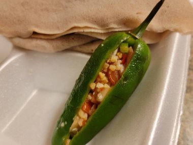 Etiyopya baharatlı jalapeno biberi soğanlı ve ekmeksiz.