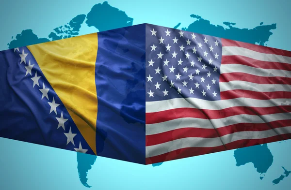 Acenando bandeiras bósnias e americanas — Fotografia de Stock