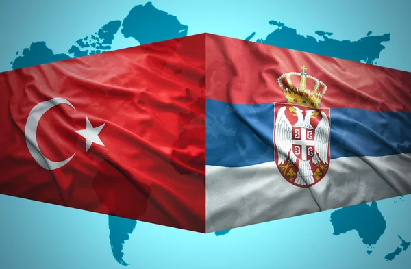 Macha flagi Serbii i Turcji — Zdjęcie stockowe