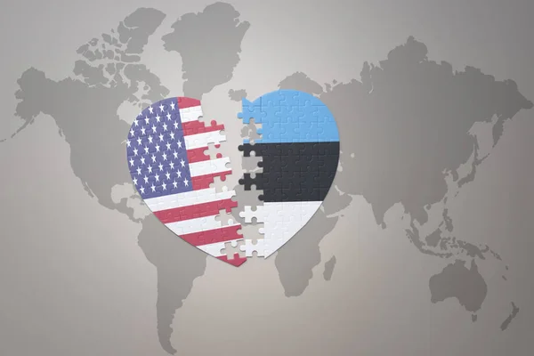 Серце Головоломка Національним Прапором Єднаних Держав Америки Естонії Фоні Карти — стокове фото