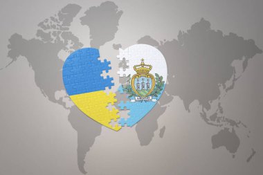Ukrayna 'nın ulusal bayrağı ve San Marino' nun dünya haritasında yer alan yapboz kalbi. Kavram. 3B illüstrasyon