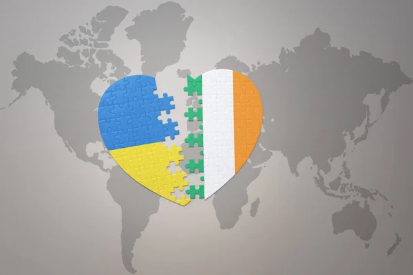 Ukrayna Nın Ulusal Bayrağı Rlanda Nın Yapboz Kalbi Dünya Haritasının — Stok fotoğraf