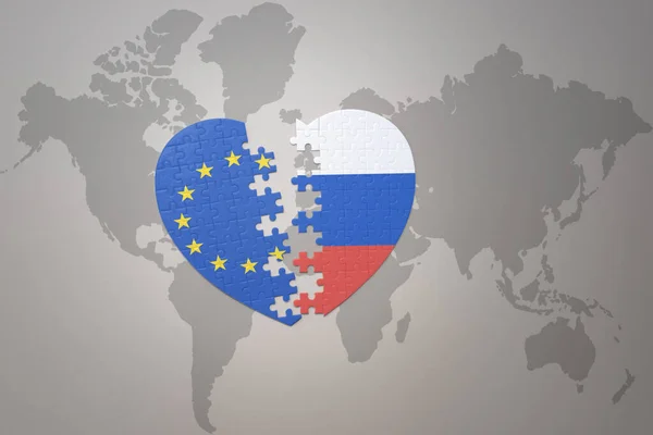 Puzzle Herz Mit Der Nationalflagge Der Europäischen Union Und Russlands — Stockfoto