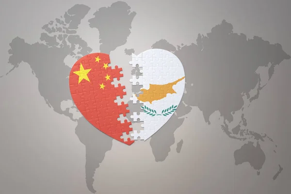 パズルハートで中国の国旗とキュプロスを世界地図の背景に コンセプト 3Dイラスト — ストック写真