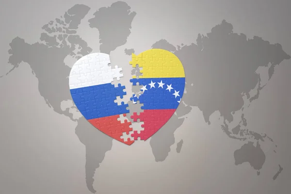 Головоломка Сердце Национальным Флагом России Venezuela Фоне Карты Мира Концепция — стоковое фото