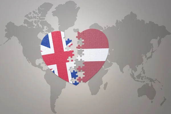 Puzzle Heart National Flag Latvia Great Britain World Map Background — Stock Photo, Image