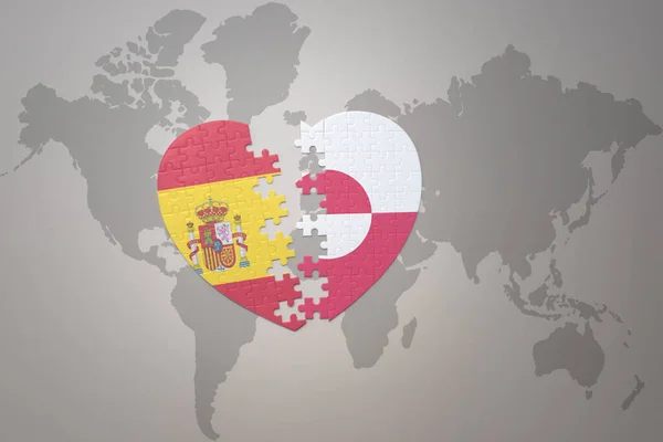 Serce Puzzle Flagą Narodową Grenlandii Hiszpanii Tle Mapy Świata Koncepcja — Zdjęcie stockowe