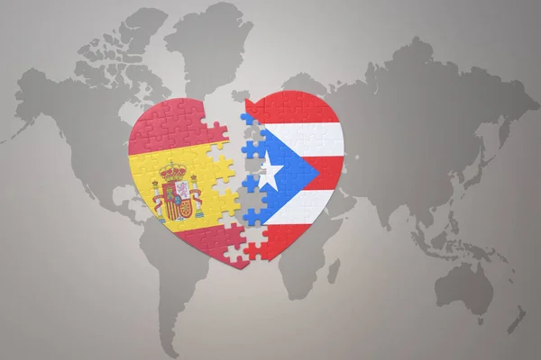 Головоломка Сердце Национальным Флагом Пуэрто Рико Испании Фоне Карты Мира — стоковое фото