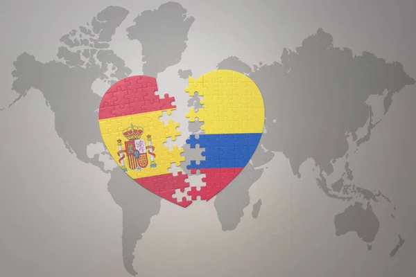 在世界地图的背景上 与哥伦比亚国旗和西班牙国旗拼凑在一起 3D插图 — 图库照片
