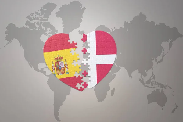 在世界地图的背景上 用国徽和西班牙国旗拼凑心形图案 3D插图 — 图库照片
