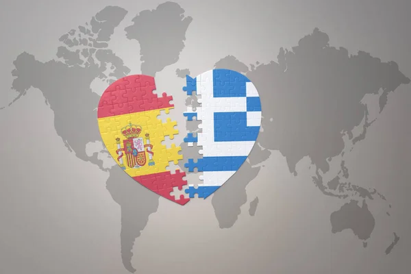 在世界地图的背景上 用希腊国旗和西班牙国旗拼凑人心 3D插图 — 图库照片