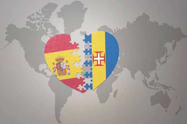与马德拉国旗和世界地图背景上的西班牙国旗拼凑在一起 3D插图 — 图库照片