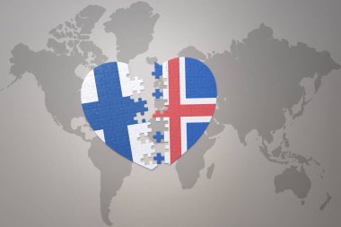 Dünya haritasının arka planında İzlanda ve Finlandiya 'nın ulusal bayrağı olan bir yapboz kalbi. Kavram. 3B illüstrasyon