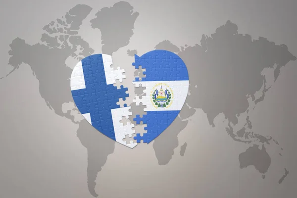 Пуховое Сердце Национальным Флагом Salvador Финляндским Фоне Карты Мира Концепция — стоковое фото