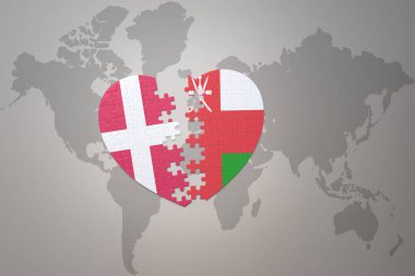Umman ve Danimarka 'nın ulusal bayrağını taşıyan bir bulmaca kalbi dünya haritasının arka planında. Kavram. 3B illüstrasyon