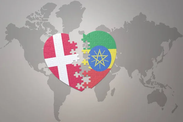 Серце Головоломка Національним Прапором Етіопії Відзнакою Фоні Карти Світу Поняття — стокове фото