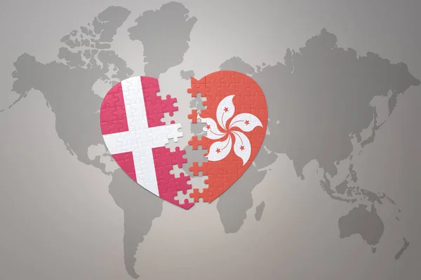 Serce Puzzle Flagą Narodową Hongkongu Denmark Tle Mapy Świata Koncepcja — Zdjęcie stockowe