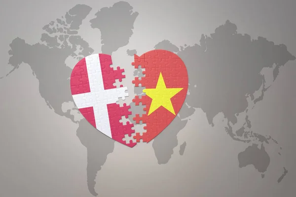 Puzzle Herz Mit Der Nationalflagge Von Vietnam Und Dänemark Auf — Stockfoto
