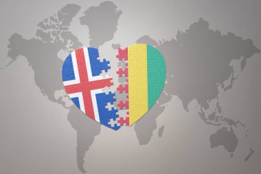 Dünya haritasının arka planında Gine ve İzlanda 'nın ulusal bayrağı olan bir yapboz kalp. Kavram. 3B illüstrasyon