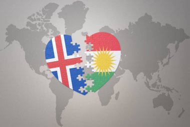 Dünya haritasının arka planında ulusal Kürdistan ve İzlanda bayrağı olan bir yapboz kalbi. Kavram. 3B illüstrasyon