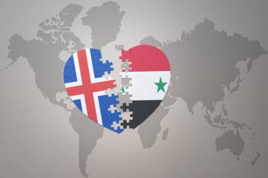 Suriye ve İzlanda 'nın ulusal bayrağını dünya haritasının arka planında bulmaca kalbi. Kavram. 3B illüstrasyon