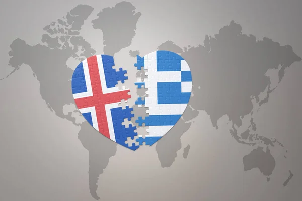 在世界地图的背景上 用希腊和冰岛国旗拼凑人心 3D插图 — 图库照片