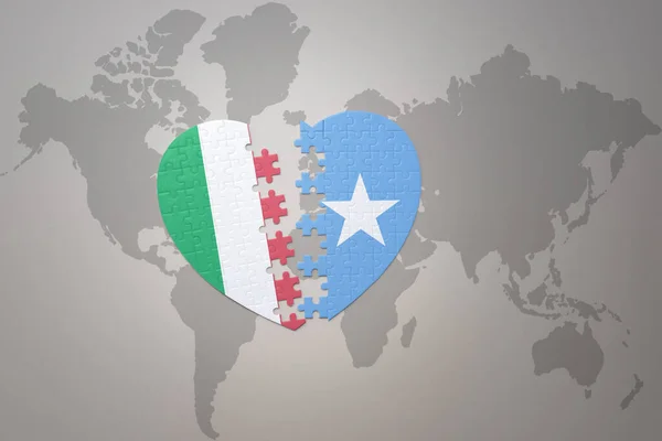 Corazón Del Rompecabezas Con Bandera Nacional Somalia Italia Fondo Mapa —  Fotos de Stock