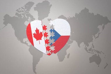 Kanada ve Czech cumhuriyetinin ulusal bayrağıyla bir dünya haritası üzerinde bulmaca kalbi. 3B illüstrasyon