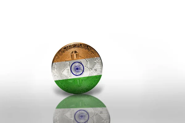 白い背景にインドの国旗が描かれたビットコインです ビットコイン採掘の概念 3Dイラスト — ストック写真