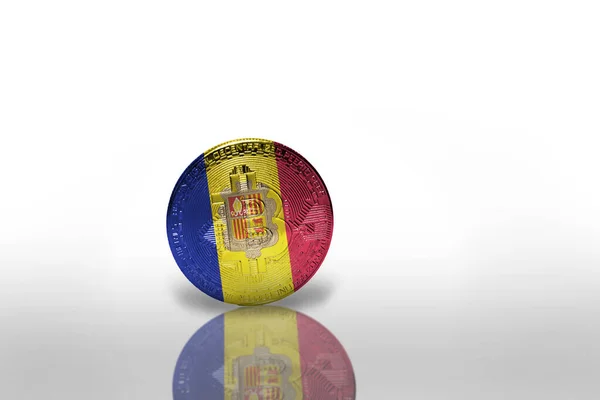 白い背景にアンドラの国旗が描かれたビットコインです ビットコイン採掘の概念 3Dイラスト — ストック写真