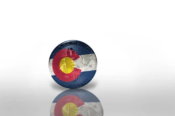 Bitcoin Met Vlag Van Colorado Staat Witte Achtergrond Bitcoin Mijnbouw — Stockfoto