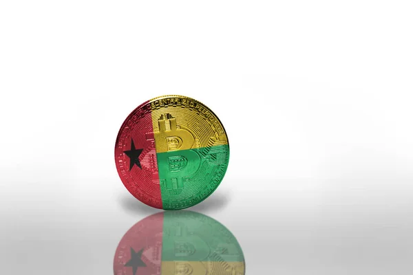 Bitcoin Nemzeti Zászló Guinea Bissau Fehér Háttér Bitcoin Bányászati Koncepció — Stock Fotó